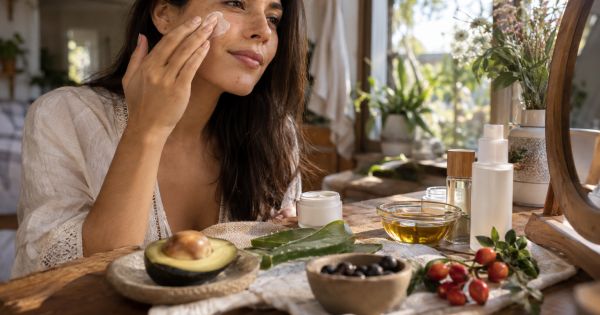 Plantas para cuidar la piel: qué aportan los aceites, frutos y extractos naturales